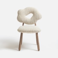 <a href="https://www.galeriegosserez.com/artistes/donnersberg-emma.html">Emma Donnersberg</a> - Cloud Chair Stratus - Chêne/Ava